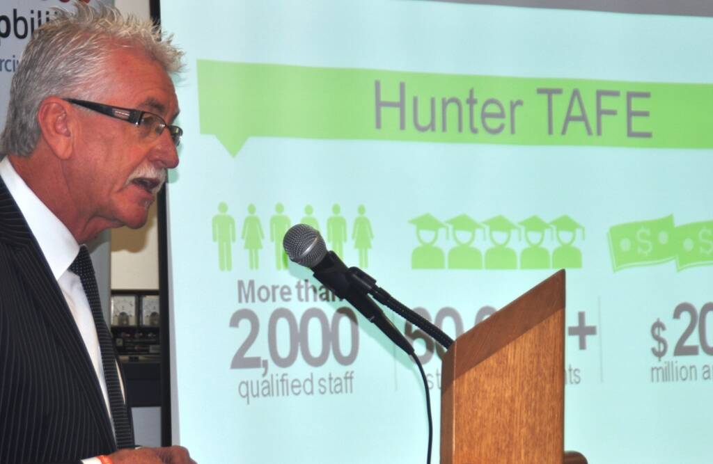 CAPTION:	Phil Cox, Hunter TAFE Institute Director, addressing the Muswellbrook Chamber of Commerce and Industry.