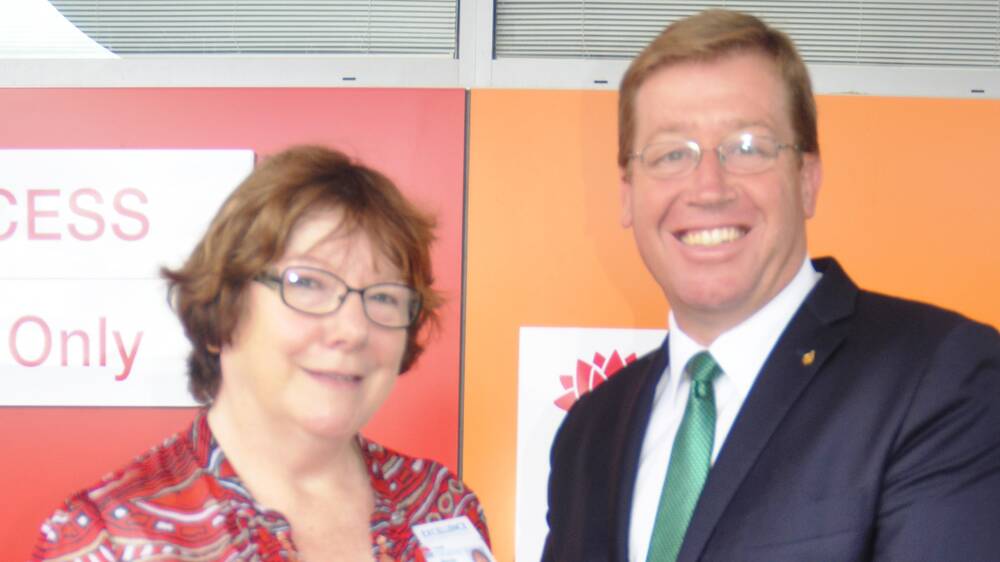 Muswellbrook hospital health services manager Wendy Horden and NSW deputy premier Troy Grant.