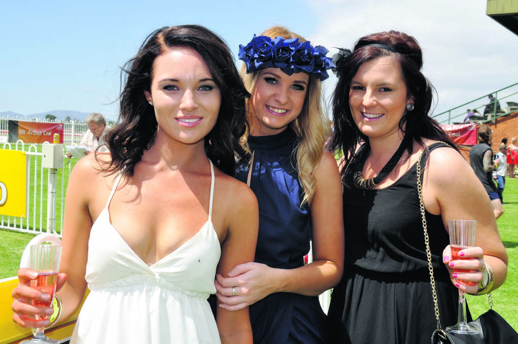  LOOKING LOVELY: Courtney Brown (Merewether), Lauren Battle (Pelican) and Katrina Honnery (Merewether) joined the big crowd at the Muswellbrook Cup meeting.
