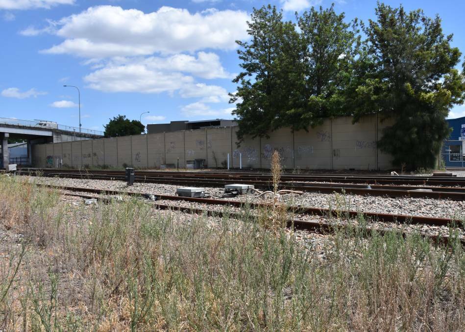 PROPOSAL: A rail noise abatement wall, as seen at Singleton, could extend from Brook Street to Simpson Park, Muswellbrook.
