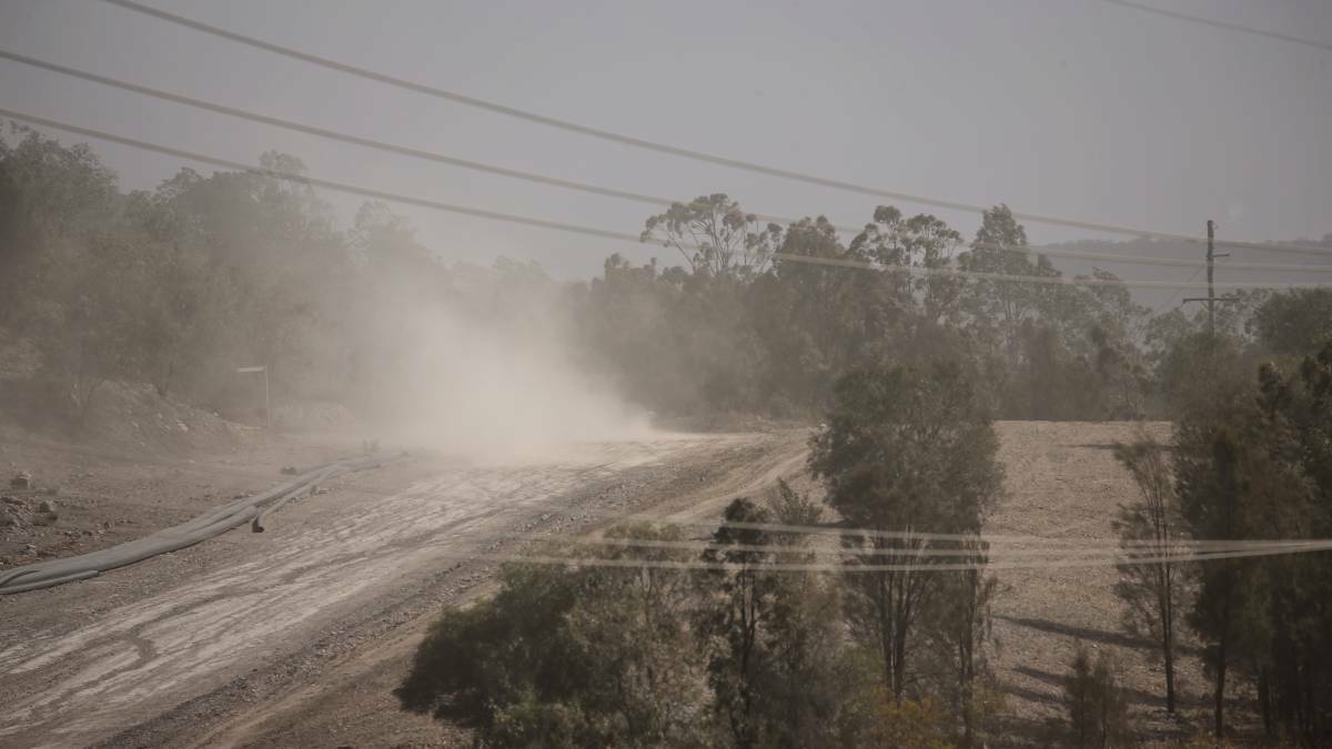 GOVERNMENT DUST UP: Mine blowing off a Hunter mine site in September 2019. Photo credit: Marina Neil.