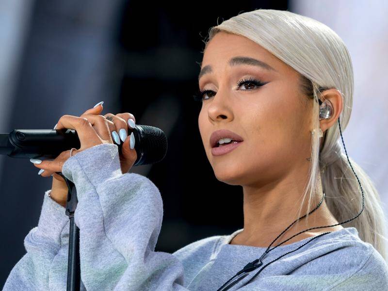 Singer Ariana Grande has slammed UK TV host Piers Morgan in twitter for his recent comments.