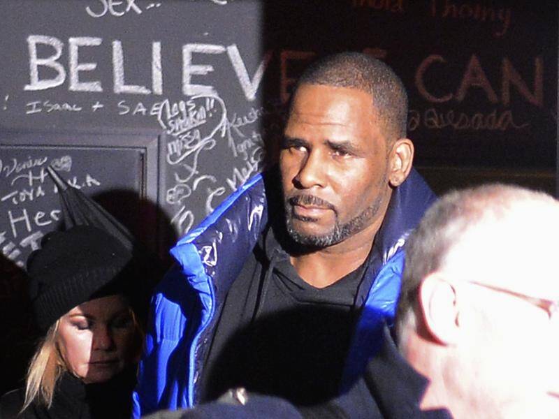 R. Kelly has had his bail set at $US1 millon on charges he sexually assaulted three teenage girls.