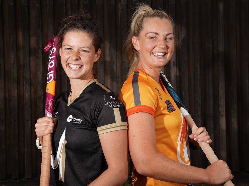Sophie Taylor (L) and Ashlea Fey will lead their respective teams in the women's Hockey One decider.